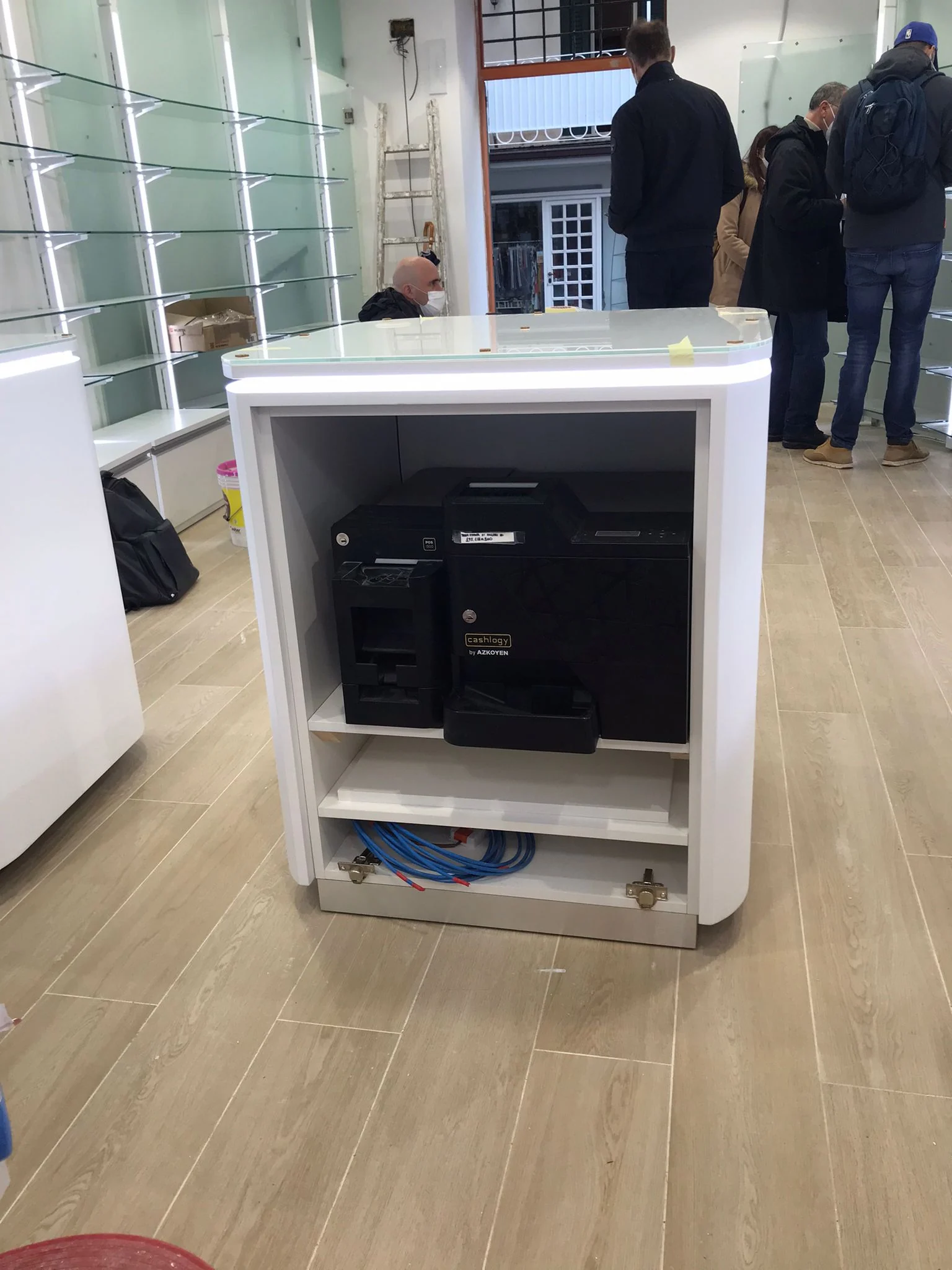 Dettaglio tecnico del banco farmacia